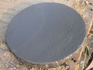 Outdoor natural round, rectangular, irregular shape black and rusty patio paving slate stone with broken edges