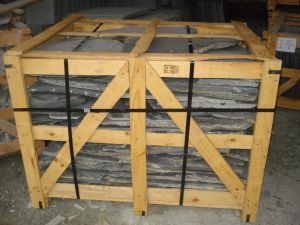 Natural irregular rusty slate paving stone slate floor tiles for courtyards or gardens and outdoor patios