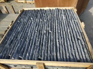 Loose black chiseled slate pieces 20-40x7x3cm
