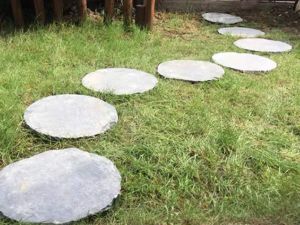 Round chiseled slate steps
